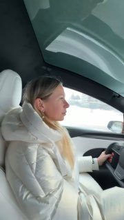 Москву засыпает! В этом году у нас уникальное количество снега. Детвора, конечно...