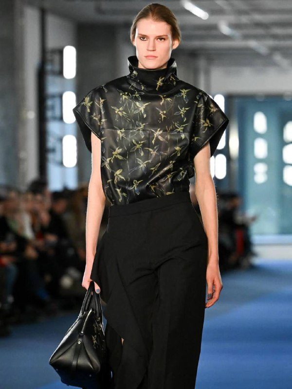 Неделя моды в Нью‑Йорке стартовала с показа Proenza Schouler его провела новый к...