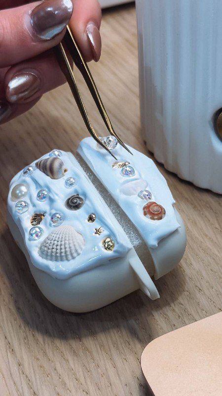 Чехол для наушников из ракушек Материалы:силакриловый герметикракушкичехолзубна...