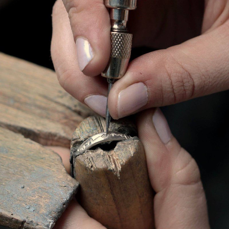 Ювелирное ремесло Что нужно:базовый набор инструментов (плоскогубцы, круглогубцы...