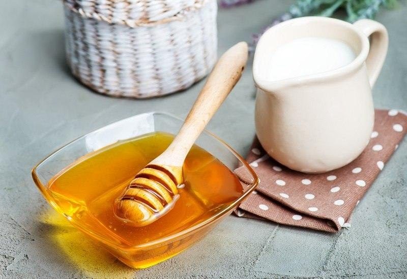 5 СПОСОБОВ ВЫЛЕЧИТЬ КАШЕЛЬ1. Горячее молоко. 2 варианта: пополам со щелочной мин...