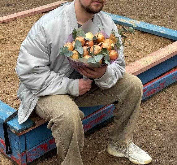 Дамы, тут такое дельце…В чат ворвался восьмимартовский Дмитрий!Придётся теперь в…