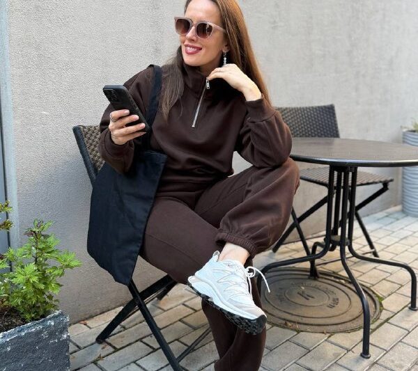 Девочки, помните этот мой коричневый костюм?Я носила его просто до самых морозов…