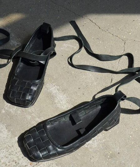 Друзья, встречаем — кожаные лапти!Отдают почти даром — всего каких-то 50.000₽.Се…