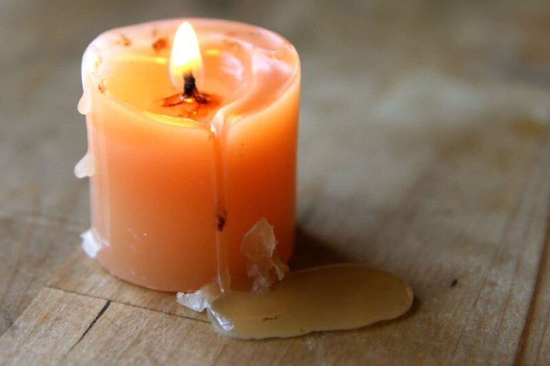 Как удалить воск с ткани?Не пытайтесь удалить жидкий тёплый воск. С наибольшей в…