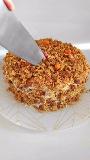 Медовик без раскатки коржей  Ингредиенты:Для коржей:Мёд — 3-4 ст/лСода — 1 ч/л …