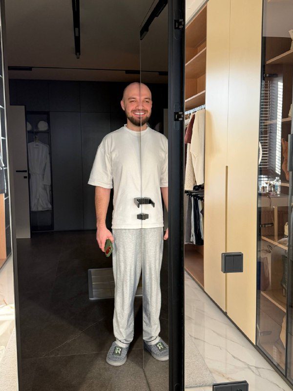 На Роллс - Ройсах двигаюсь...