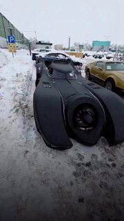 На таможню под Минском приехал Бэтмобиль со встроенными пулемётами — ранее его в…