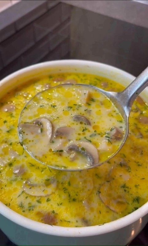 Не устаю его готовить. Вкус Потрясающий!!!СЫРНЫЙ СУП С ГРИБАМИ Для бульона подго...