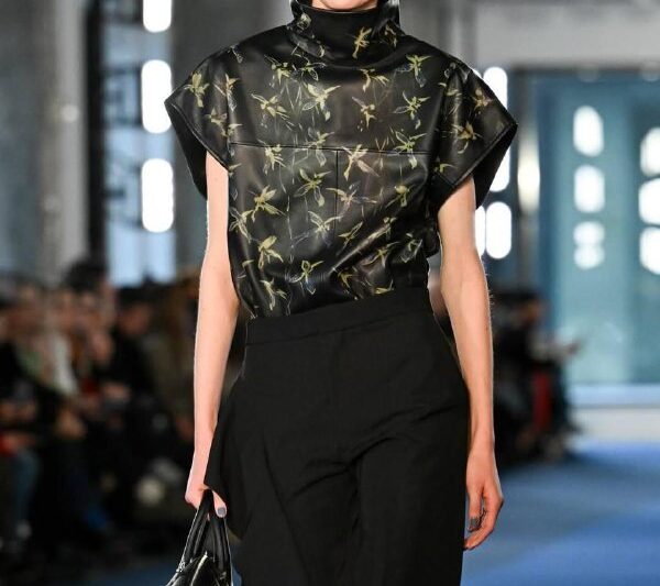 Неделя моды в Нью‑Йорке стартовала с показа Proenza Schouler его провела новый к…