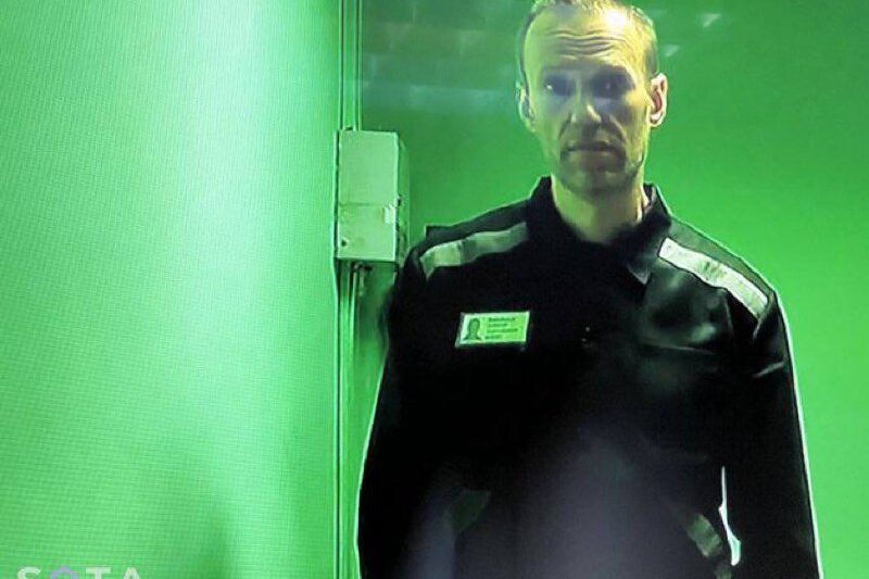 Невозможно подобрать слов, которые не были бы жалкими и беспомощными.Но молчать …