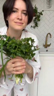 Пирожки с зеленью и сыром   Ингредиенты:Зелень (петрушка, укроп, зелёный лук)Сыр...