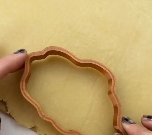 Поделюсь с Вами рецептом теста для вкусного сырного печенья, которое как нельзя …