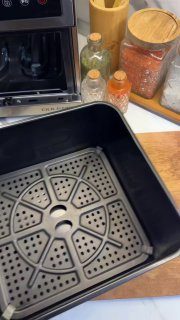 Сырные яйца с помидорами  15 минут 180 °C Ингредиенты:• Яйца 4 шт • Помидоры 2 ш…
