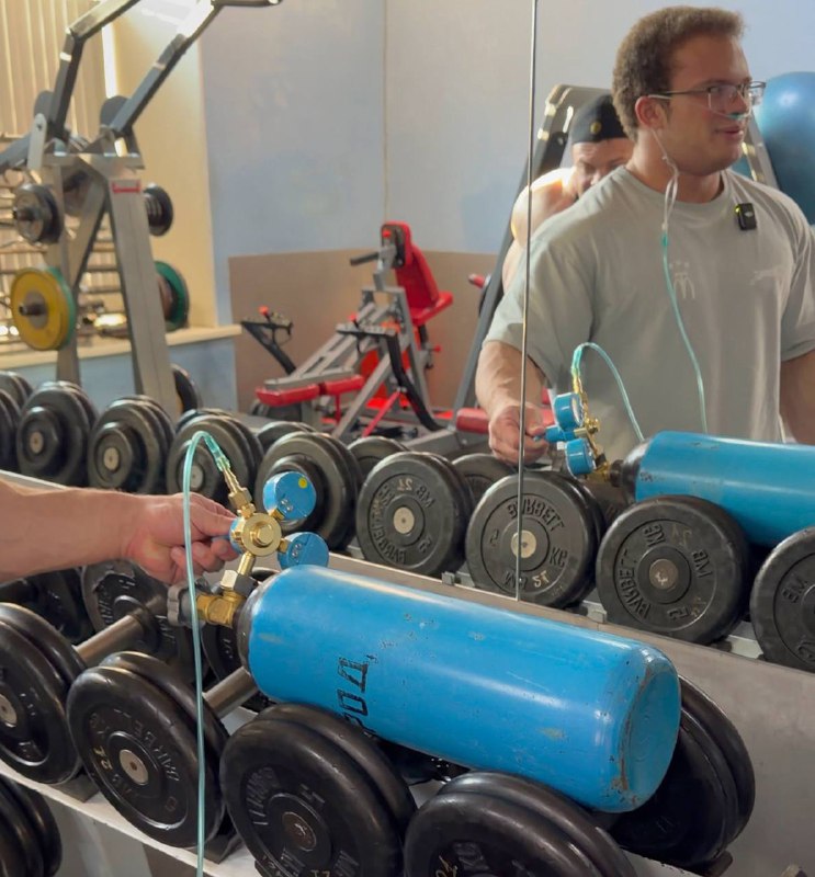 в Питере свои развлеченияукрали у Сергея кислородный баллон...