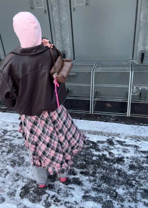 Всю прошлую неделю решала взрослые делишки. Чё-то навалилось то-сё, пятое-десято...