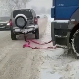 Вытянул фуру на Ниве…