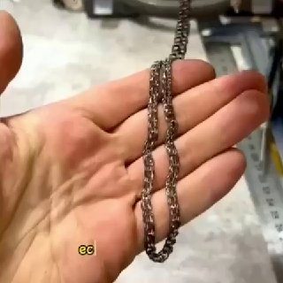 Загрязнилась серебряная цепочка?Вот отличный способ как почистить её в домашних …