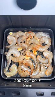 Запеченные креветки  6 минут 200 °C Ингредиенты:• Креветки• Сок лимона • Паприка…