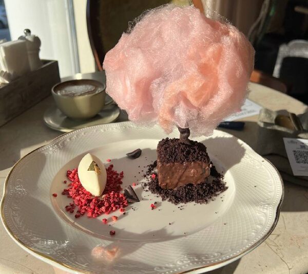 Золотая витрина Lobby: десерт‑символ «Александровского сада»Рады сообщить: золот…