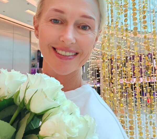 Дорогие мои девочки, с 8 марта Хочу сегодня признаться вам в любви.Женщины — уди…