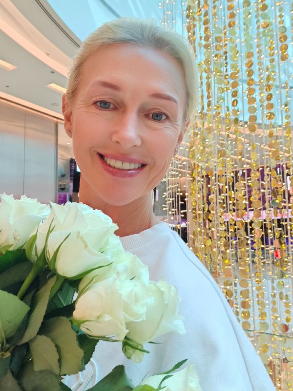 Дорогие мои девочки, с 8 марта Хочу сегодня признаться вам в любви.Женщины — уди...