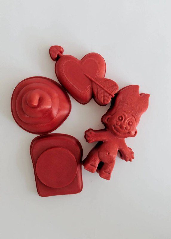 Хочется простого детского: пососать петушков, испугаться бабайку и лечь баиньки ...