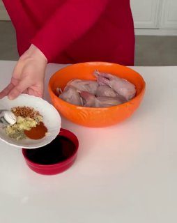 Я К ВАМ С ПЕРЕПЕЛКАМИ ВОЛШЕБНЫМИЧто нужно:Перепёлки-4 шт Соевый соус-100 мл Слив…