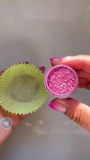 Я очень люблю использовать кандурин при работе с шоколадом: брызги, надписи или …