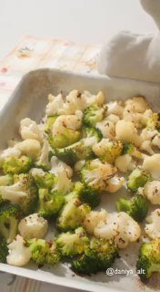 Салат с брокколи и цветной капустой Ингредиенты:- брокколи — 150 гр- цветная кап…