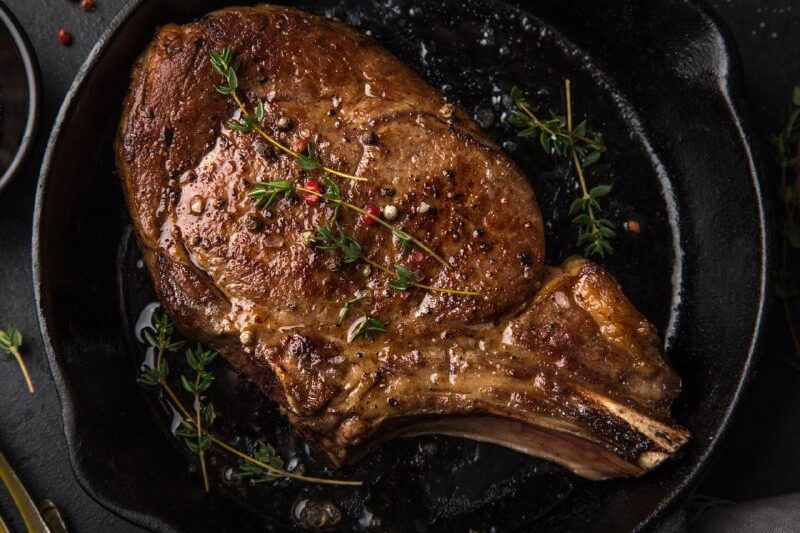 Жарьте мясо быстрее Чтобы ускорить процесс приготовления мяса на сковороде или …